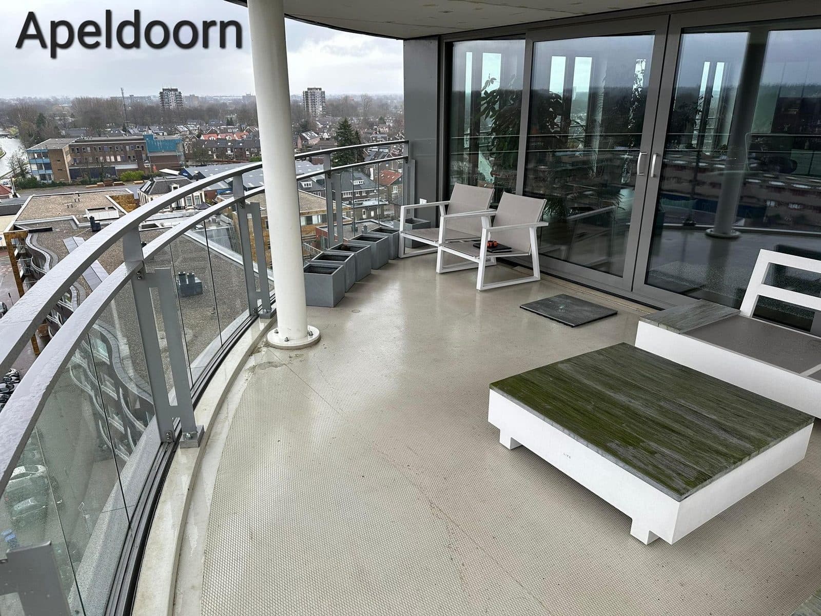 Halfrond balkon Apeldoorn, projectfoto