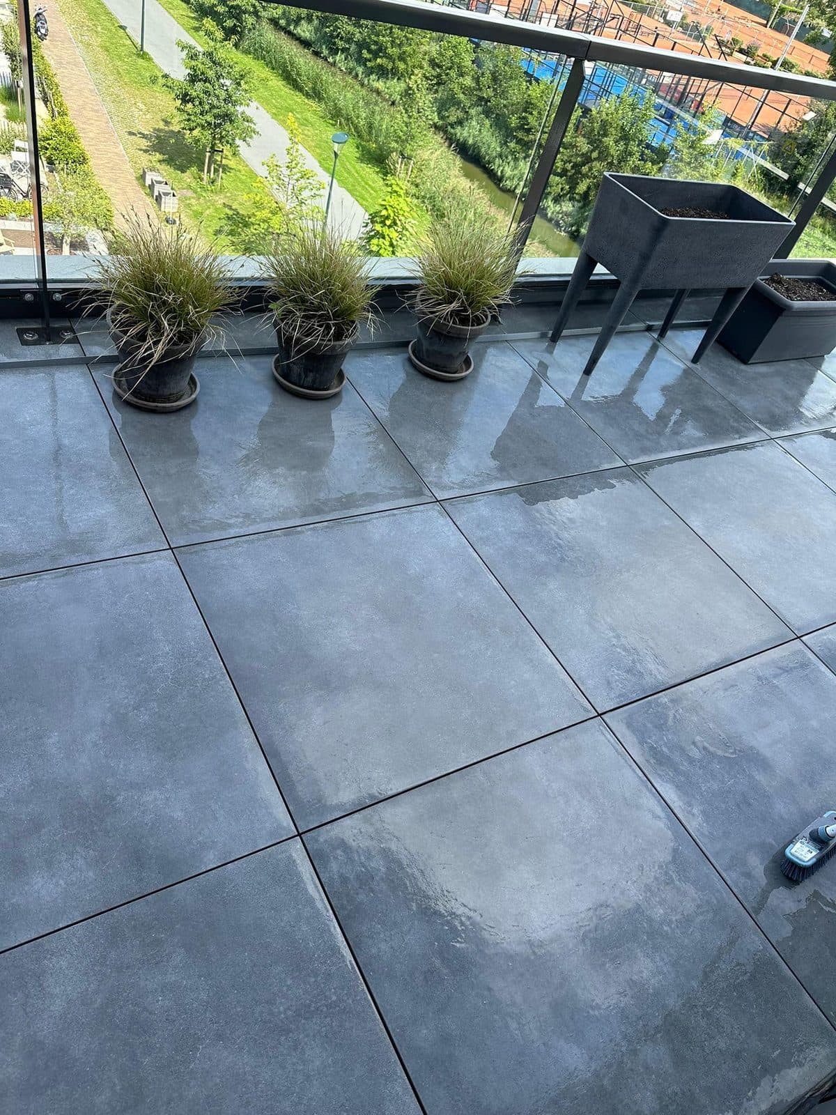 Balkon Badhoevedorp met opstaande rand, projectfoto