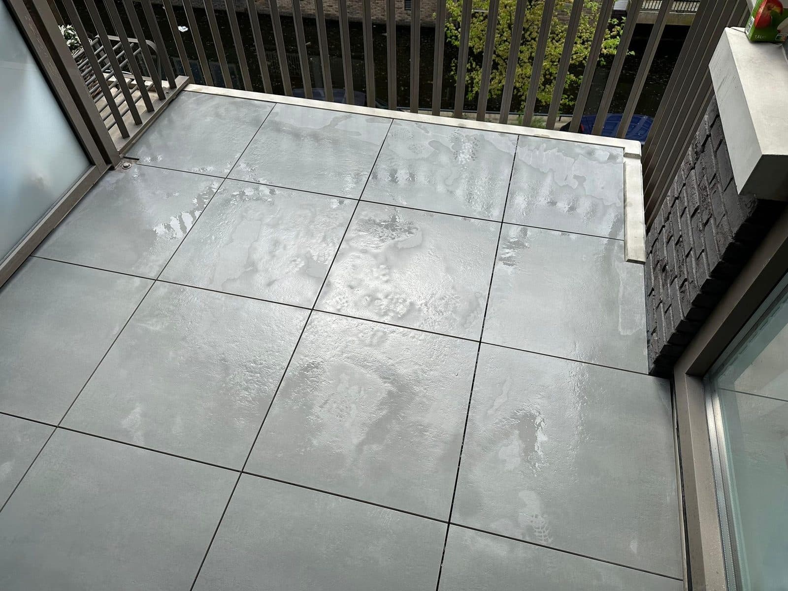 2 kleine balkons Diemen, projectfoto