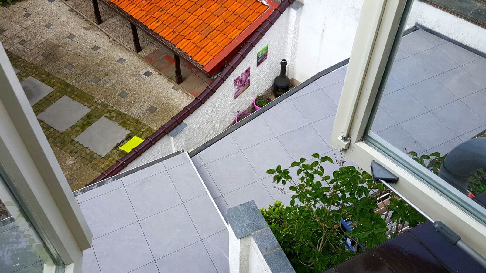 2 cm tegels dakterras Bergen op Zoom, projectfoto